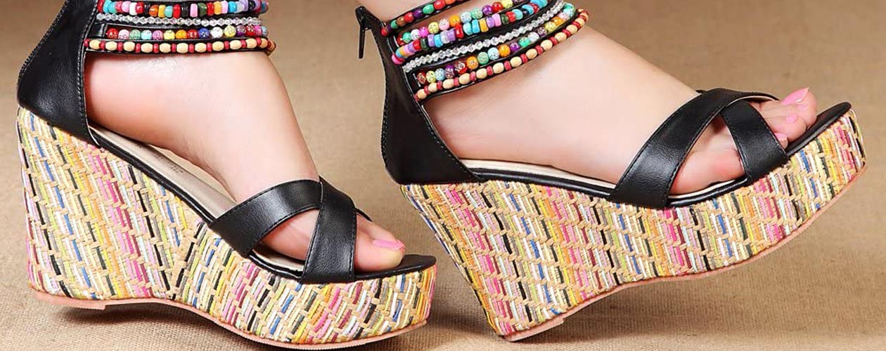 Casual traveling sandals