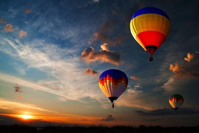 fly over the stunning tuscan hills IN an AIR BALLOON