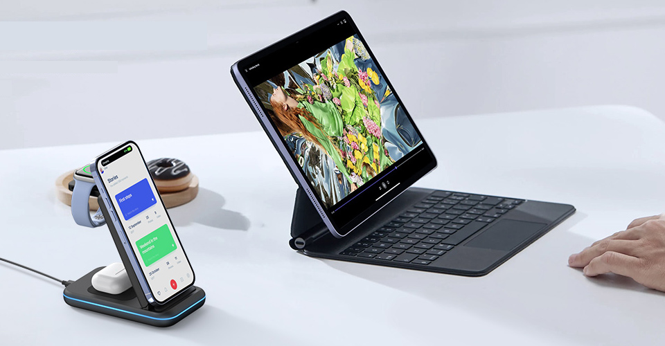 GEEKERA 3-In-1 Wireless Charger Dock Station