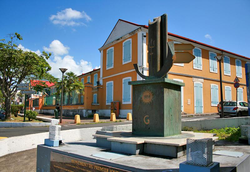 Memorial To The First Day