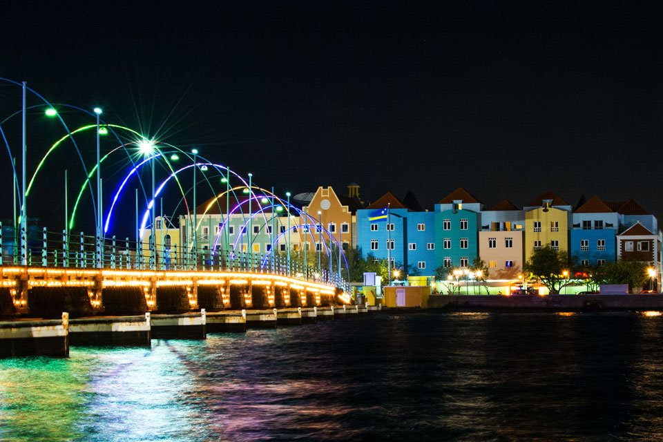 Queen Emma Bridge, Curacao