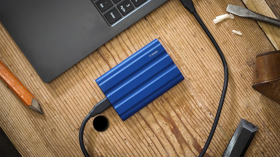 SAMSUNG T7 Shield 4TB Portable SSD